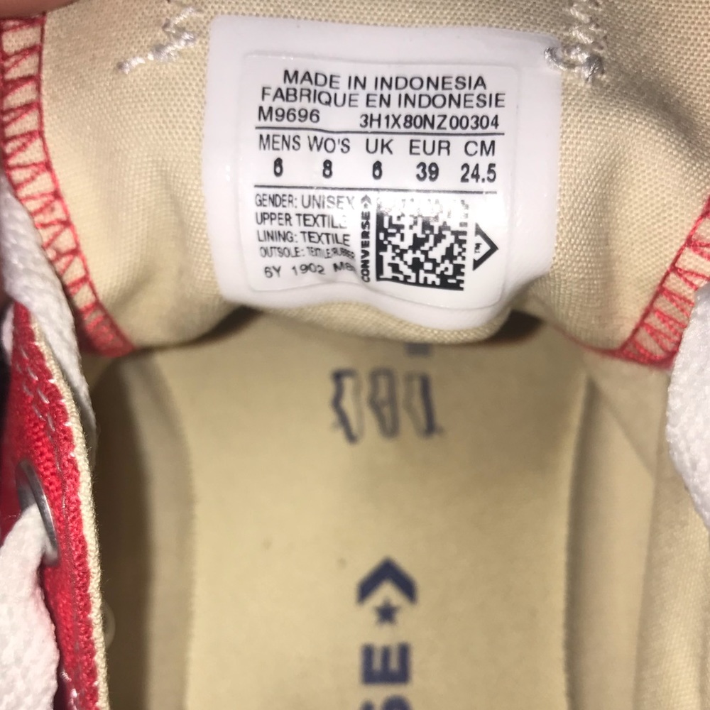 Converse: Size 6 (men) size 8 (women)